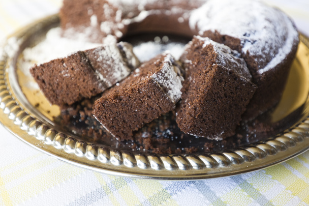 Домашний шоколадный торт с сахарным стеклом
  - Фото, изображение