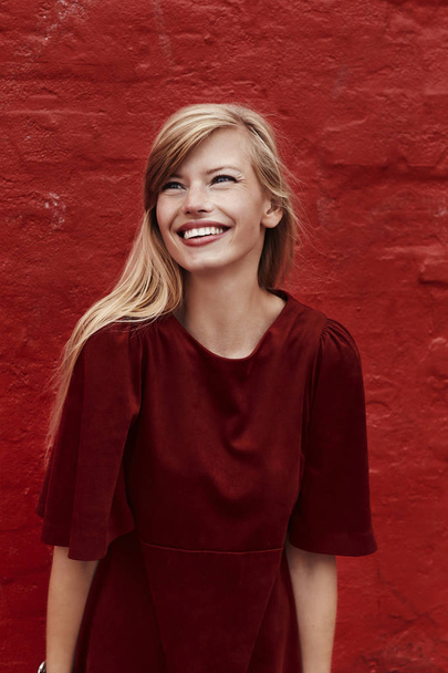 Stunning woman in red dress   - Valokuva, kuva