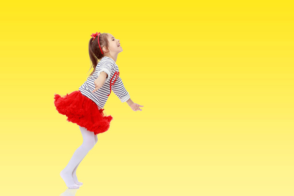 Little girl jumping. - Fotó, kép