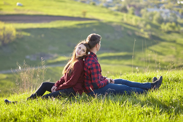 Young couple in countryside - Foto, immagini