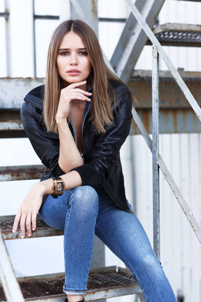 hipster woman wearing jeans overall - Foto, Imagem