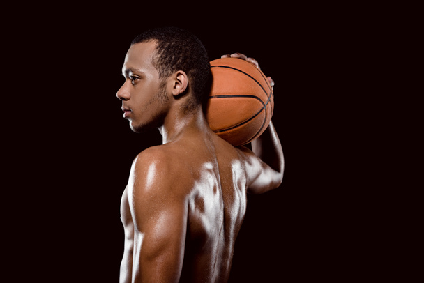 παίκτης μπάσκετ με μπάλα  - Φωτογραφία, εικόνα