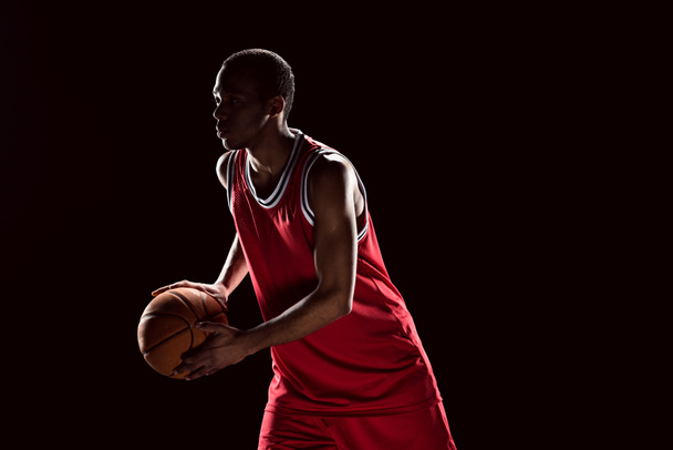 jogador de basquete com bola  - Foto, Imagem