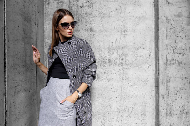 fashion woman in Grey coat - Фото, зображення