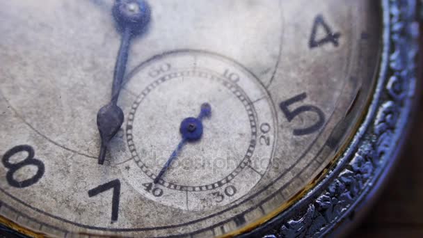 Closeup των εκλεκτής ποιότητας τσέπης ρολόι - Πλάνα, βίντεο