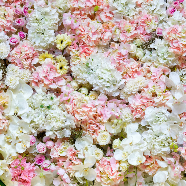 Όμορφα λουλούδια φόντο για σκηνή τελετή γάμου - Φωτογραφία, εικόνα