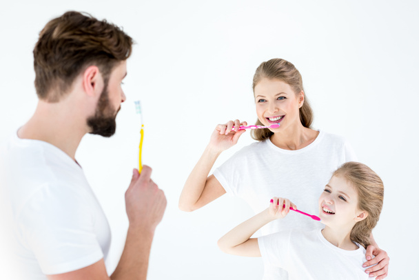 Spazzolini da denti per famiglie
  - Foto, immagini