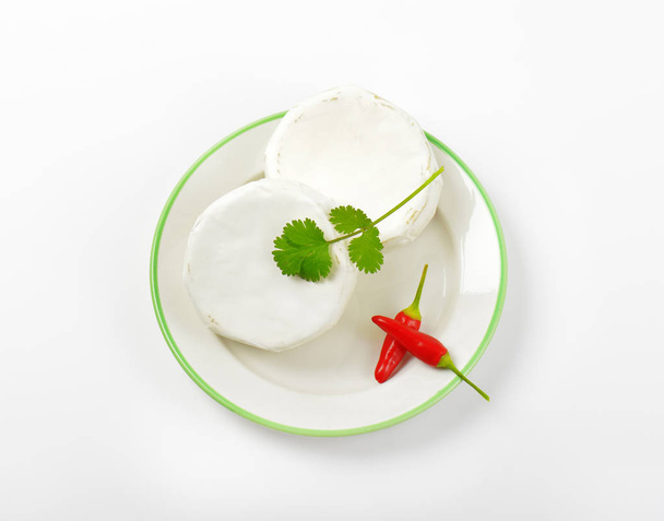 Ruote di formaggio bianco morbido
 - Foto, immagini