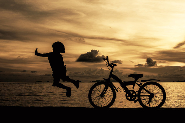 młody rowerzysta - Zdjęcie, obraz