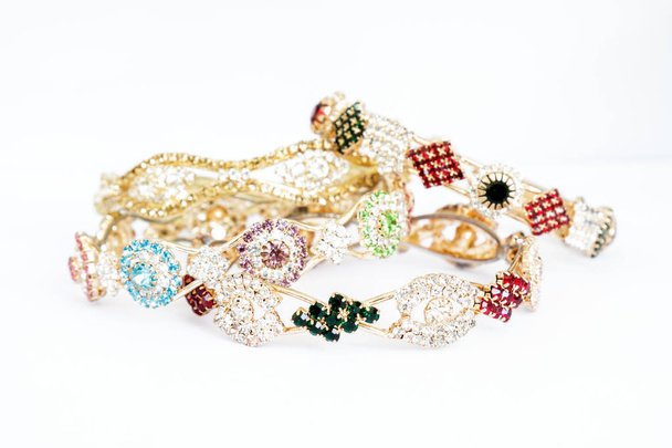 Gouden armband sieraden - Foto, afbeelding