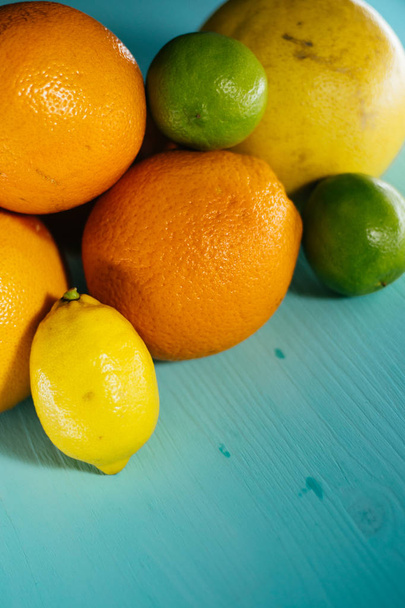 Fruit of citrus, orange, lime, lemon, pomelo, grapefruit - 写真・画像