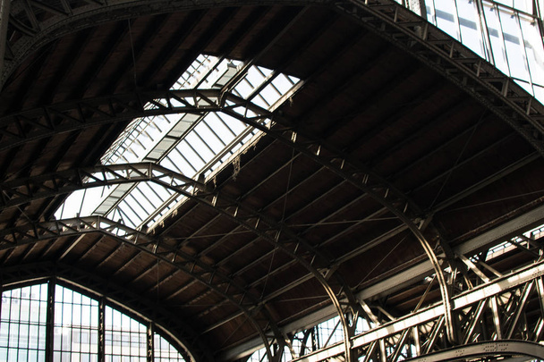 huge train station roof - Фото, изображение
