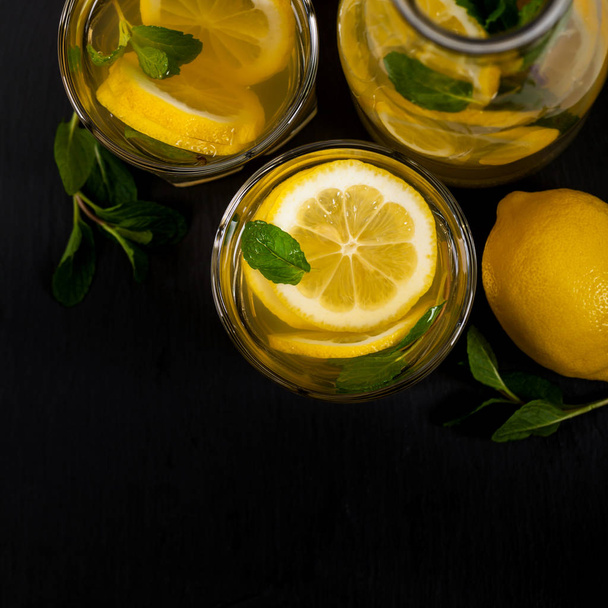 Λεμονάδα καλοκαιρινά ποτά - Φωτογραφία, εικόνα