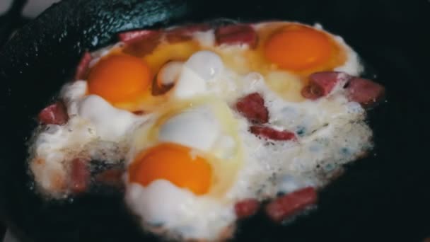 Pastırmalı kızarmış yumurta - Video, Çekim