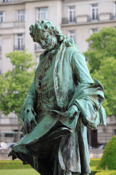 Estatua de Jules Hardouin Mansart
 - Foto, imagen