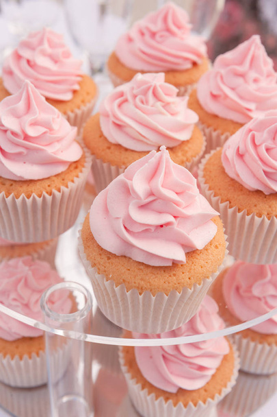 Cupcakes with pink cream - Foto, afbeelding
