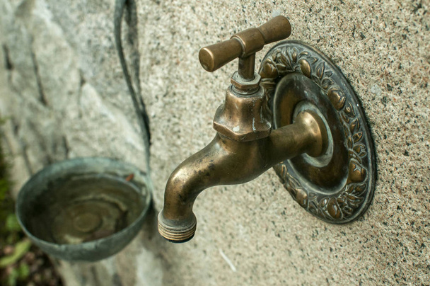 Vintage brass water tap - Foto, immagini