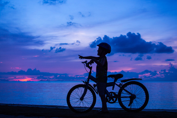 jonge biker - Foto, afbeelding