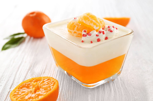 Tasty jelly dessert with orange - Foto, imagen