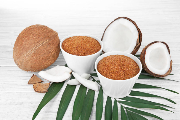 Bowls of coconut sugar - 写真・画像