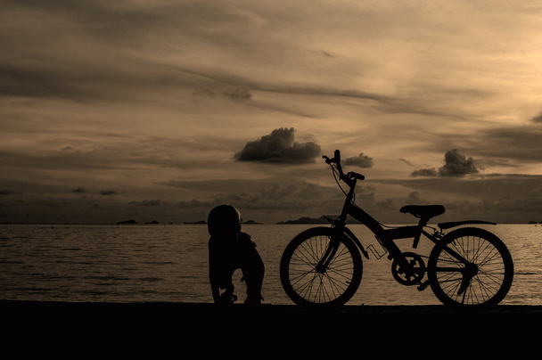 Nuori pyöräilijä
 - Valokuva, kuva