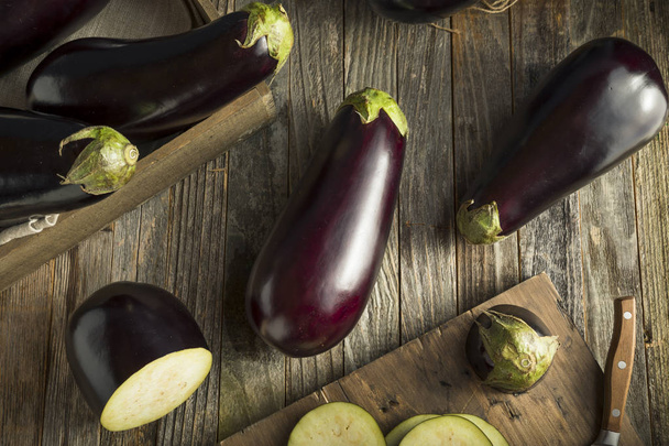 Raw Organic Purple Eggplant - Fotografie, Obrázek
