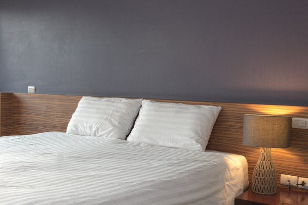 Diseño moderno del dormitorio, cama doble
 - Foto, Imagen
