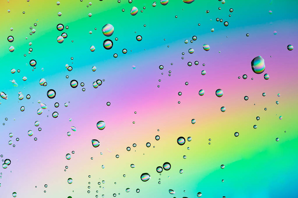 Ουράνιο τόξο σταγόνες νερό χρώματα - Φωτογραφία, εικόνα