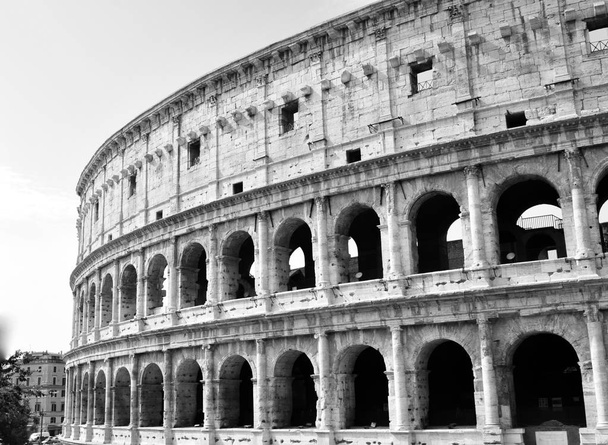 Колизей в Риме, Италия  - Фото, изображение