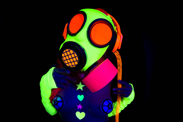  ultra violet néon masque à gaz femme
 - Photo, image