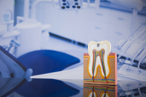 Dentiste bureau, équipement
   - Photo, image