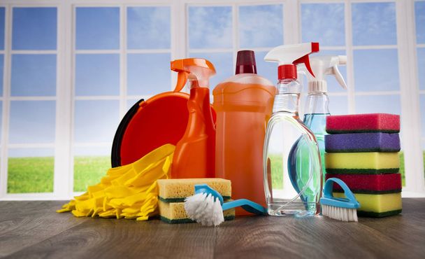 Variedade de produtos de limpeza
 - Foto, Imagem