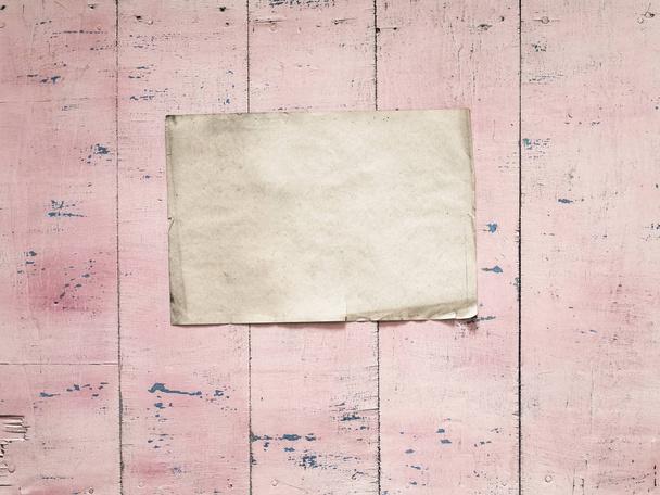 papier sur fond en bois rose
 - Photo, image