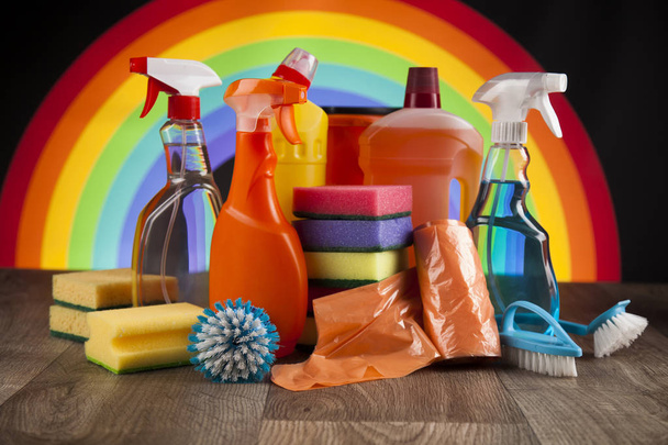 Vielfalt an Reinigungsprodukten - Foto, Bild