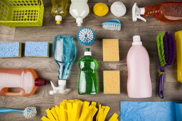 Productos de limpieza surtidos
  - Foto, Imagen