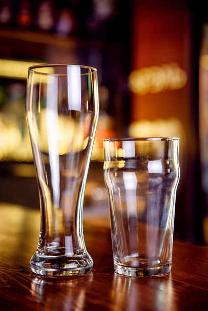 The empty glasses in the pub - Fotoğraf, Görsel