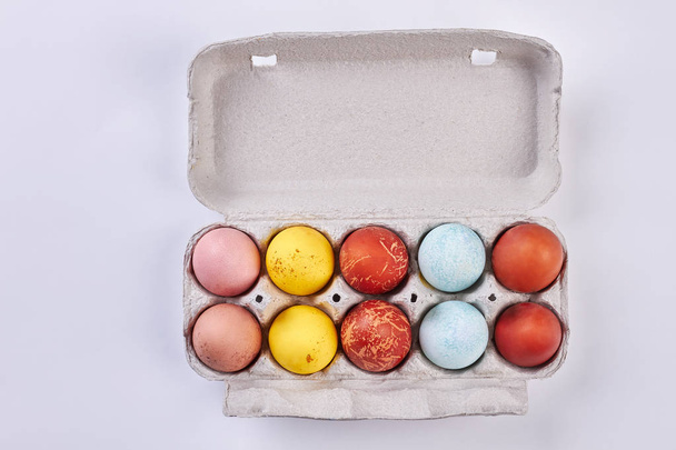 Tray with Easter eggs. - 写真・画像
