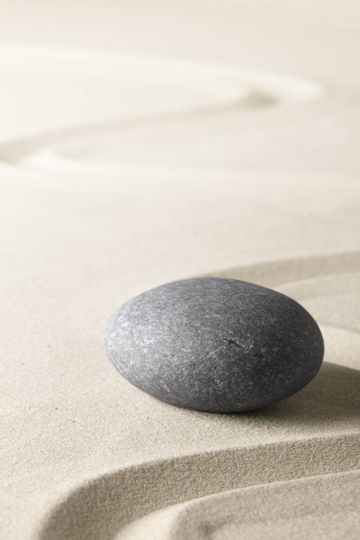 stone and line in sand - Fotografie, Obrázek