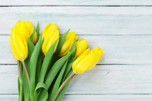 pozadí s žluté tulipány - Fotografie, Obrázek