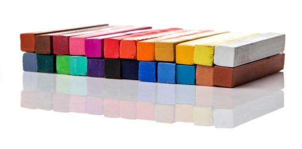 Varios colores de palos pastel de tiza
 - Foto, imagen