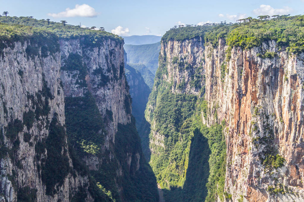 Itaimbezinho Canyon weergave - Foto, afbeelding