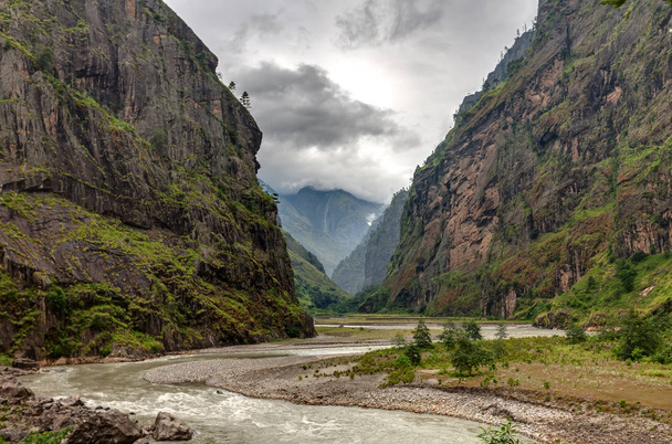 Green valley on Manaslu circuit in Himalaya mountains, Nepal  - Zdjęcie, obraz