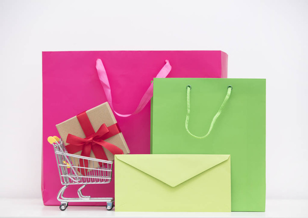 Τσάντες για ψώνια και καλάθι αγορών - Φωτογραφία, εικόνα