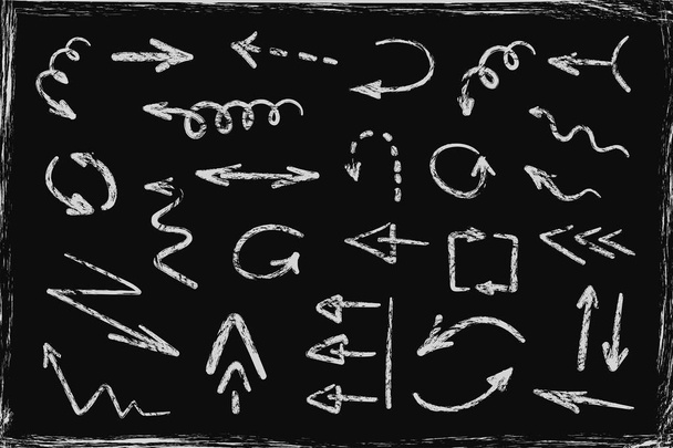 Conjunto de flechas desenhadas à mão grunge na placa preta. Ilustração vetorial
 - Vetor, Imagem