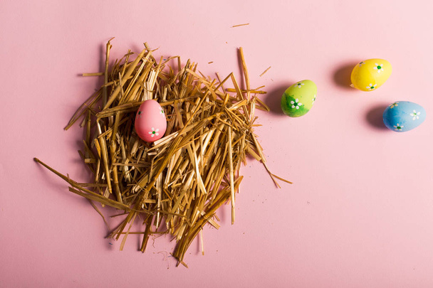 Coloridos huevos de Pascua - Foto, Imagen