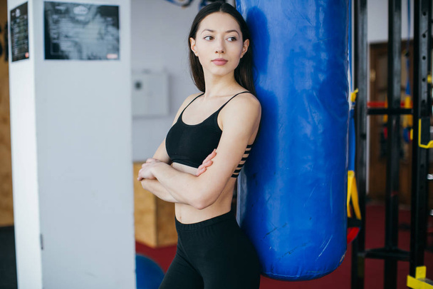 fitness Girl at gym - Valokuva, kuva