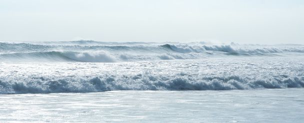 συντρίβοντας κύματα παραλία kuta Μπαλί Ινδονησία - Φωτογραφία, εικόνα