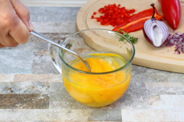 Produkcji jaj omlet z jaj świeżych organicznych - Zdjęcie, obraz