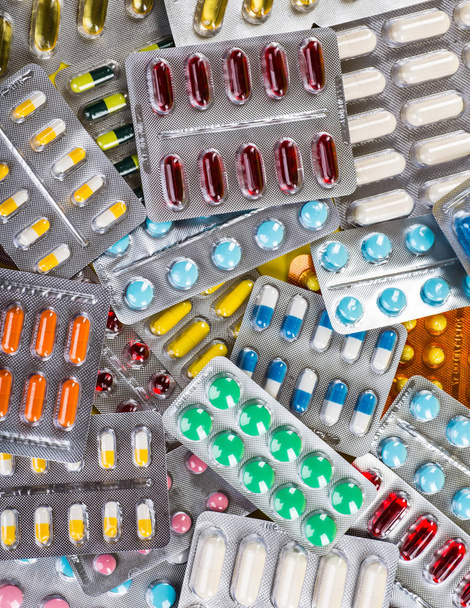 Вибір різних таблеток у вигляді таблеток і капсул
 - Фото, зображення