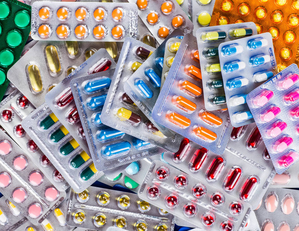 packings of pills and capsules of medicines - Foto, Bild